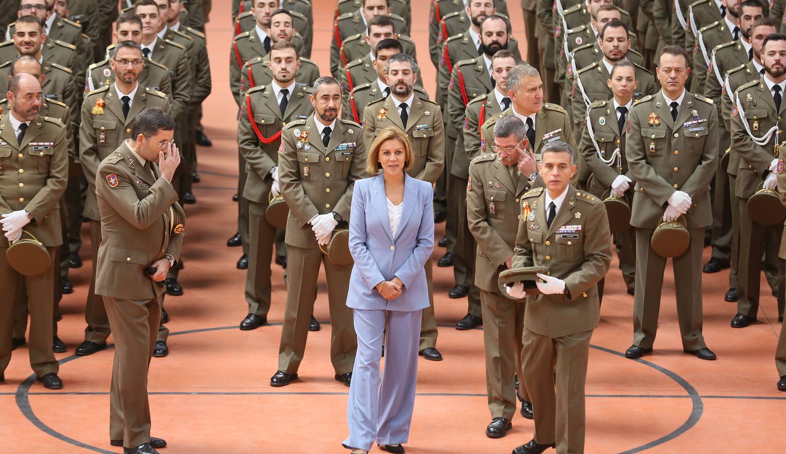 La ministra de Defensa, María Dolores de Cospedal, visita la Academia de Caballería de Valladolid