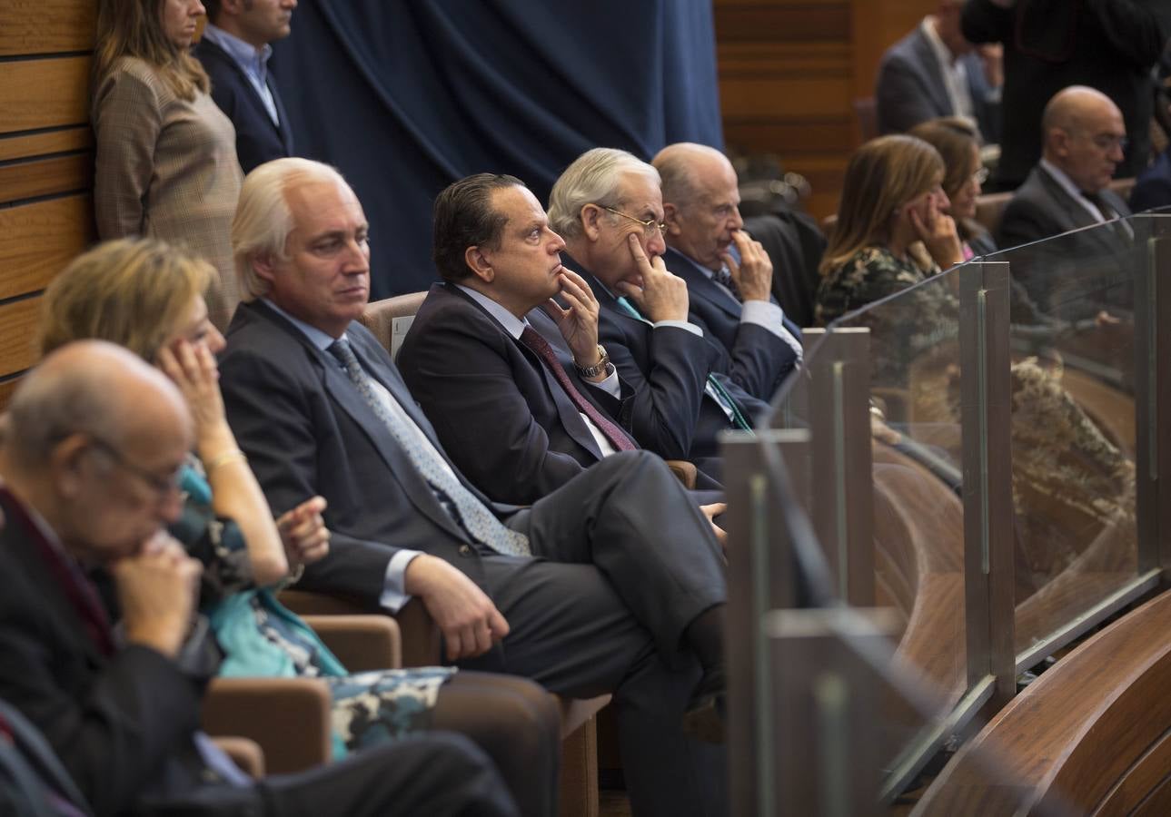 La ministra de Defensa, Dolores de Cospedal, ha aprovechado el acto para defender a ultranza la aplicación de la ley, la Constitución y el Estado de Derecho