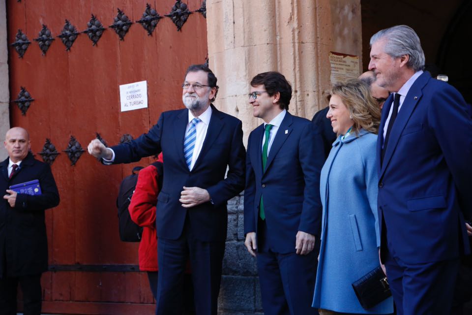 El presidente del Gobierno ha participado en la investidura de Jean Claude Juncker y Manuel Marín como honoris causa 