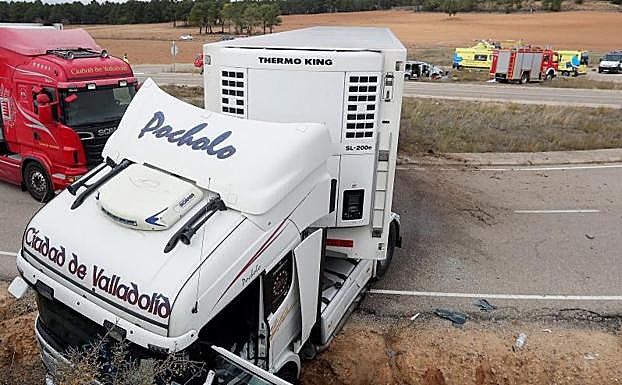 Camión accidentado en Berlanga de Duero.
