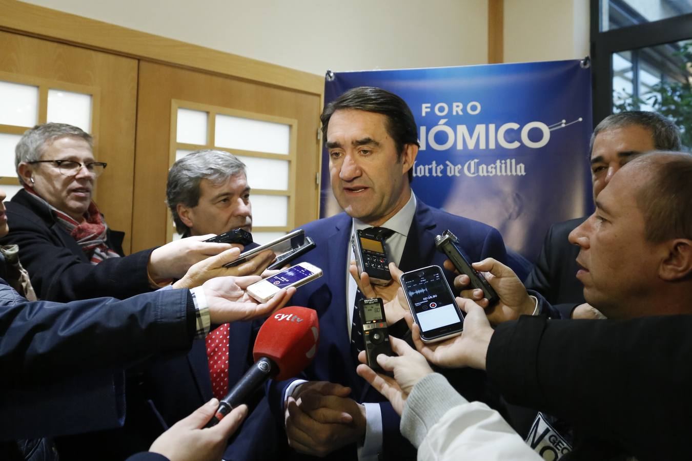 El consejero de Fomento y Medio Ambiente de la Junta presumió de que Castilla y León inició las políticas de regeneración urbana «antes que nadie en España»