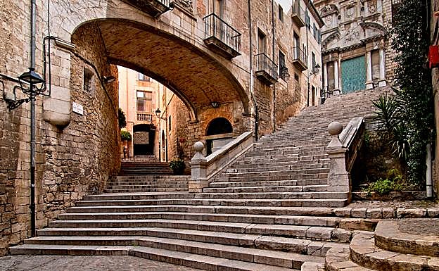Gerona ha sido Braavos y Desembarco del Rey. 