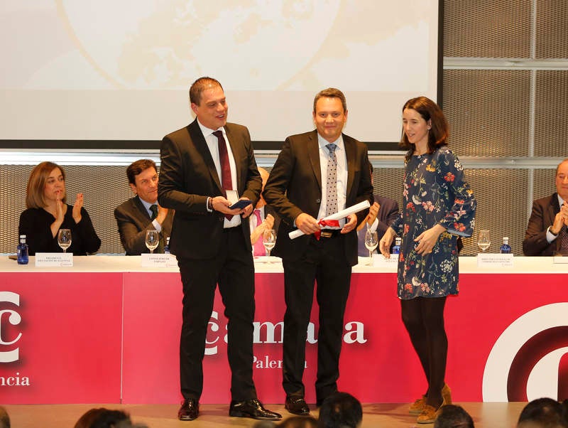 El presidente de la entidad, Vicente Villagrá, destaca el compromiso de los premiados en la creación de empleo