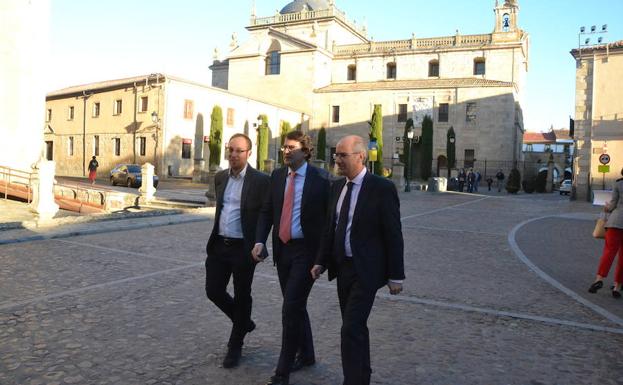 Marcos Iglesias, Alfonso Fernández y Javier Iglesias, ayer en Ciudad Rodrigo. 