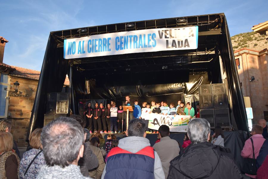 Manifestación en Velilla del Río Carrión por el cierre de la central