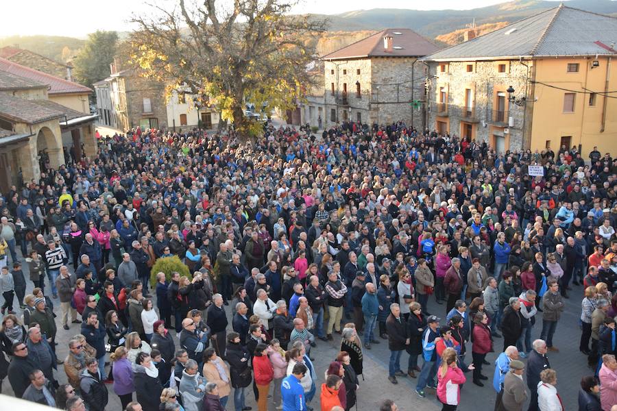 Manifestación en Velilla del Río Carrión por el cierre de la central