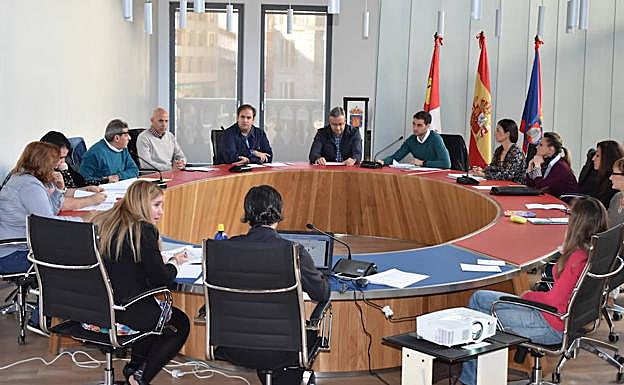 Un momento del pleno celebrado ayer en el Ayuntamiento de Guijuelo.