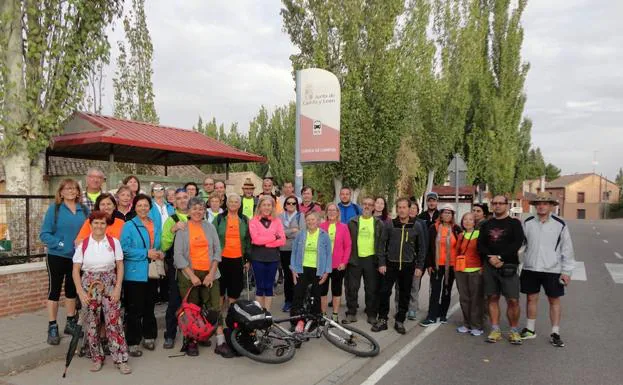 Miembros de la asociación, durante una parada en la ruta. 