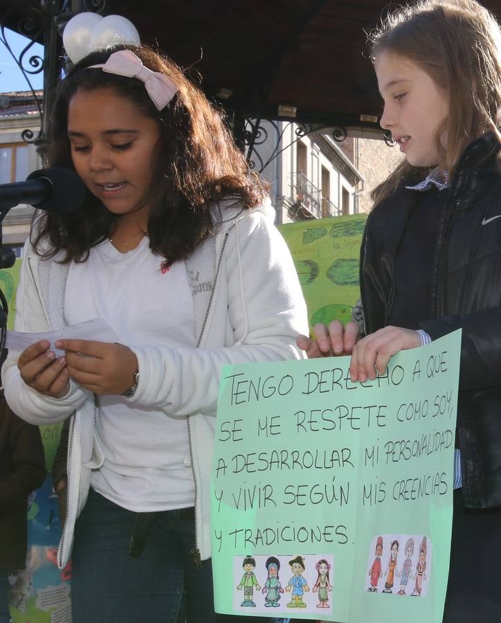 En el acto celebrado en la Plaza Mayor han participado escolares de diez centros de enseñanza