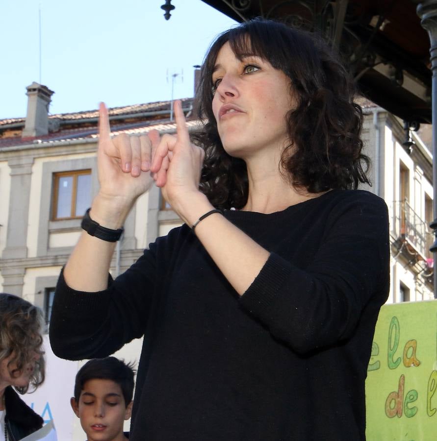 En el acto celebrado en la Plaza Mayor han participado escolares de diez centros de enseñanza