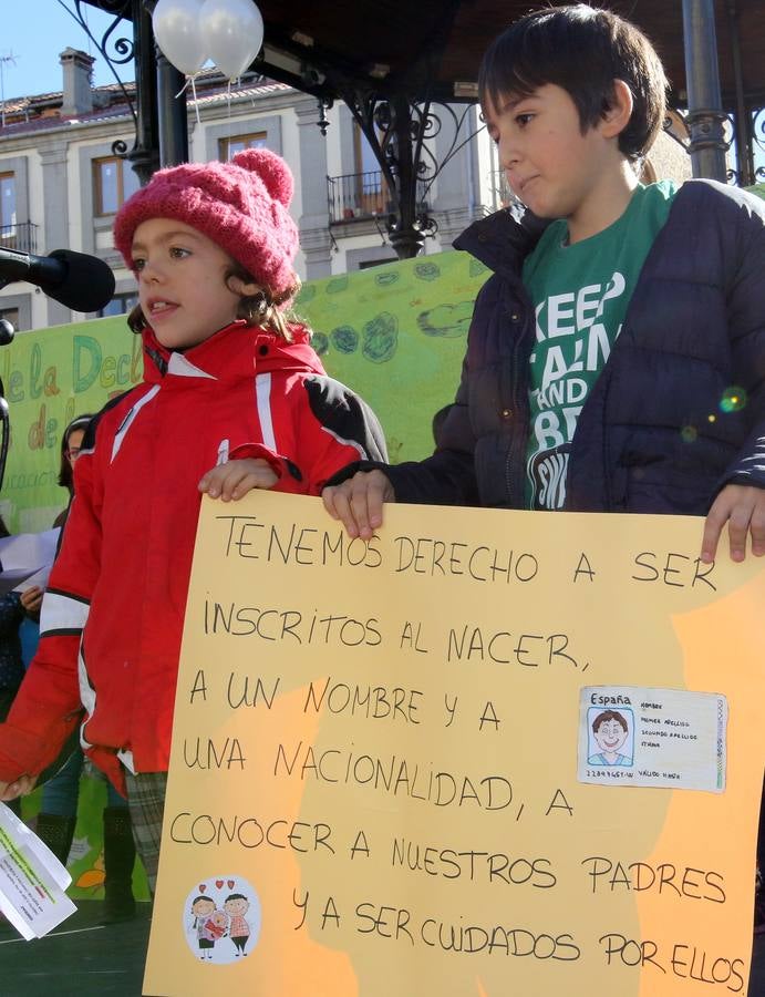 En el acto celebrado en la Plaza Mayor han participado escolares de diez centros de enseñanza