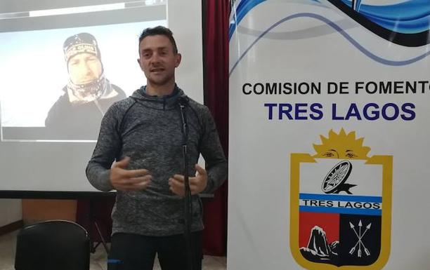 Luis Alonso, durante una charla que dio en la localidad argentina.