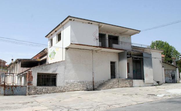 Instalaciones del matadero, donde se construirá el futuro centro de salud de la localidad.