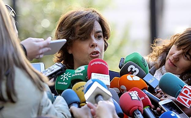 El Gobierno insta a los medios a «filtrar y verificar» las noticias falsas