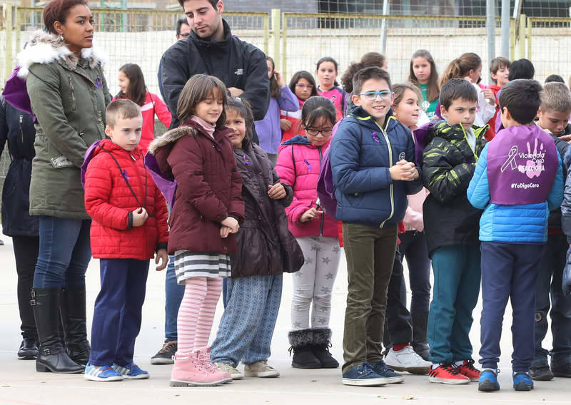 Se ha celebrado este jueves en nueve centros educativos de forma simultánea. La iniciativa ha querido promover la sensibilizacion de los menores contra la violencia de género.