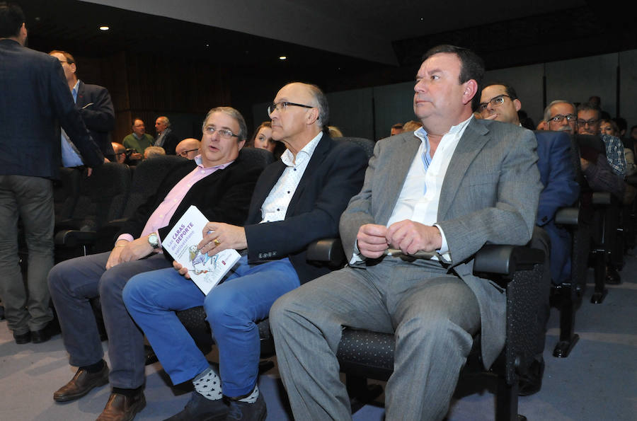 Homenajean a los' personajes necesarios' en el terreno deportivo local. Además, también recogen, 50 artículos que fueron publicados en El Norte de Castilla.