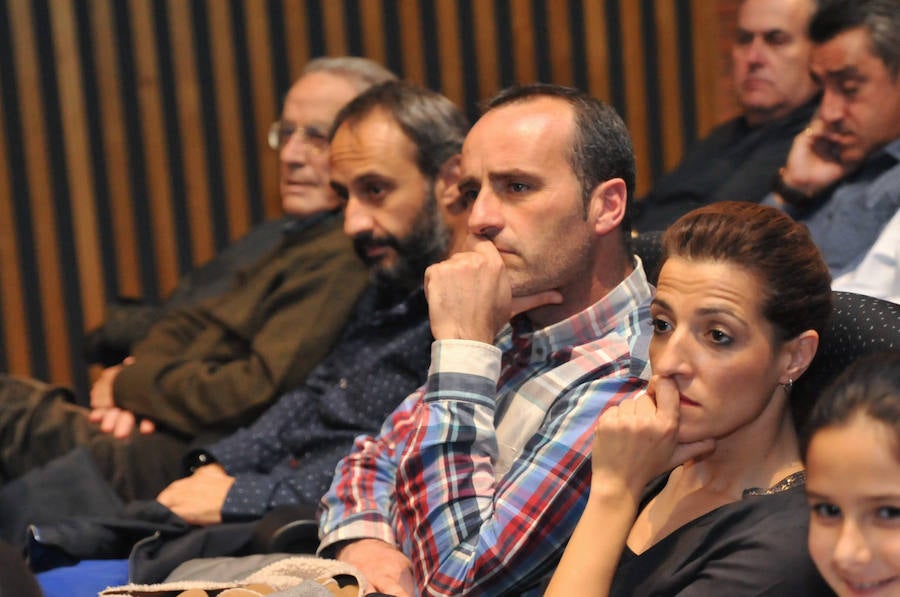 Homenajean a los' personajes necesarios' en el terreno deportivo local. Además, también recogen, 50 artículos que fueron publicados en El Norte de Castilla.