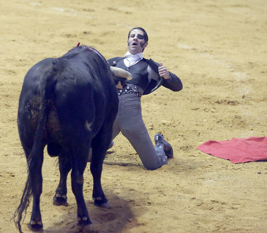 Juan José Padilla en el Festival a beneficio del Banco de Alimentos, la Asociación de Celíacos y la Asociación de Diabéticos que se celebró en la Plaza de Toros de Arroyo de la Encomienda, Valladolid 2016