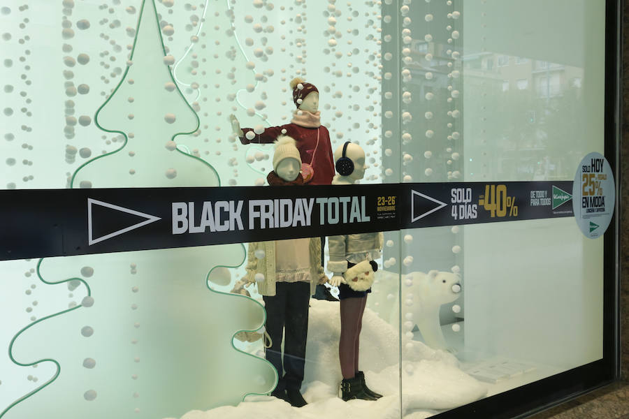 El Black Friday llena las tiendas en Salamanca