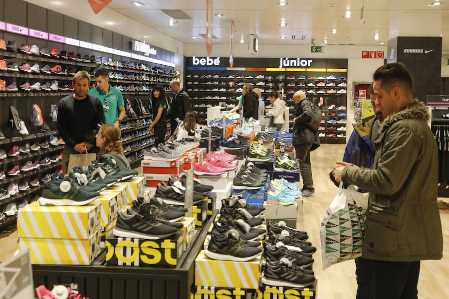 El Black Friday llena las tiendas en Salamanca