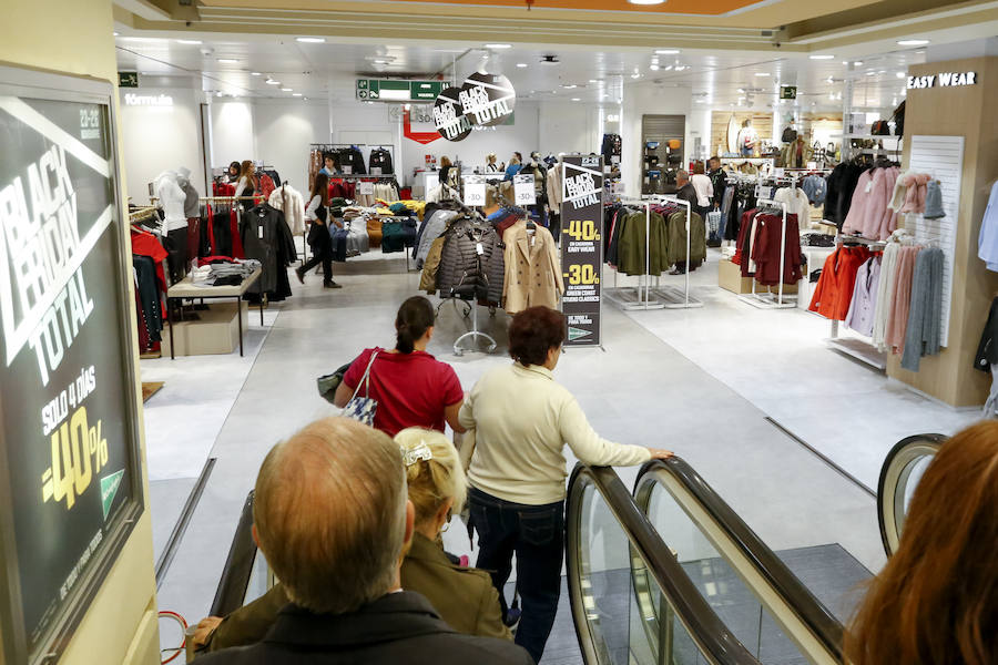 El Black Friday llena las tiendas en Salamanca