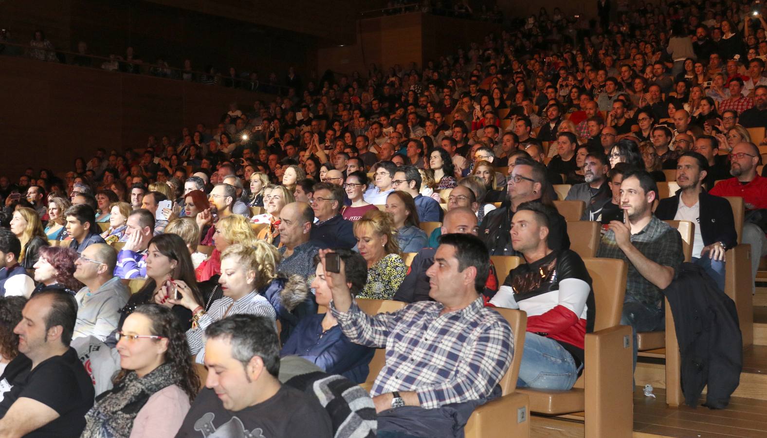 El cantante barcelonés llega a Valladolid en el tramo final de su gira Salud & Rock and roll