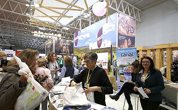 Espacio expositivo de Palencia Turismo en Intur. 