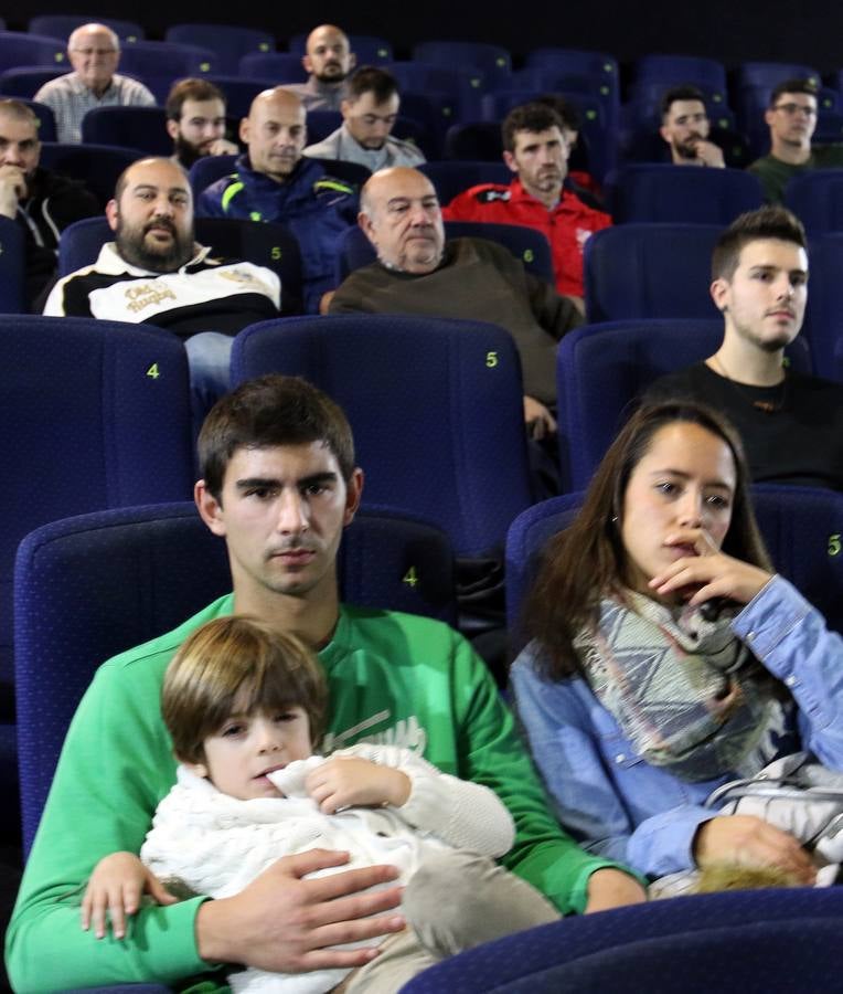 El acto de presentación, a cargo de Antonio García Rivilla, contó con la asistencia de aficionados, exjugadores y jugadores de la actual plantilla