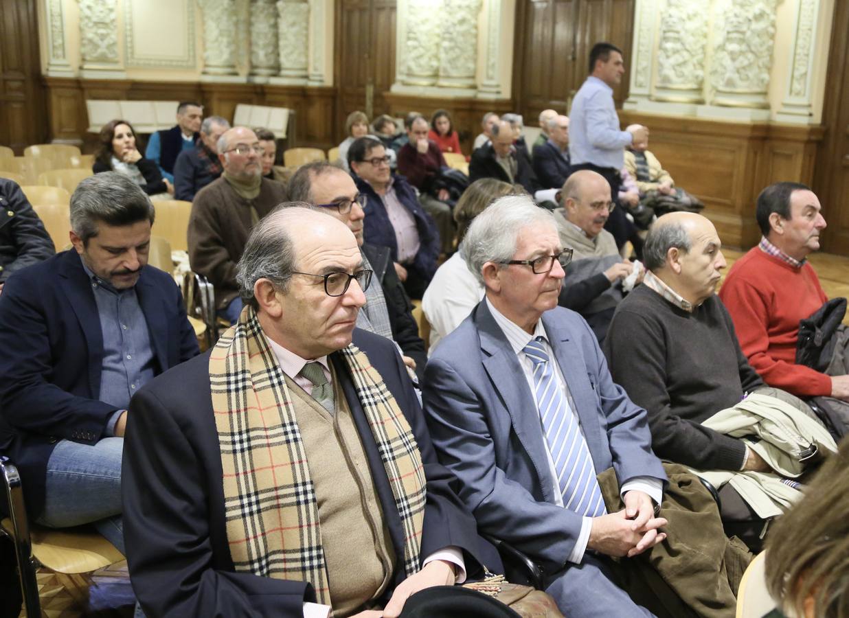Óscar Puente y Óscar Campillo acompañaron al periodista en una nueva sesión del Aula de Cultura de El Norte de Castilla celebrada en el Ayuntamiento de Valladolid 