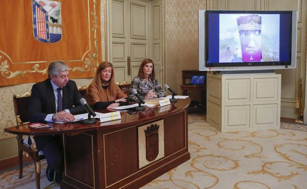 Los concejales Javier García Rubio, Carmen Sánchez Bellota y Almudena Parrés, durante su comparecencia de ayer. 