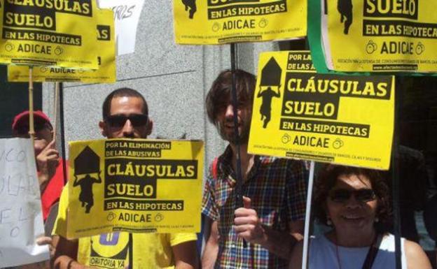 Concentración de protesta contra las cláusulas suelo.