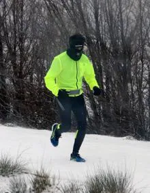 Imagen secundaria 2 - El frío y la nieve protagonizan el sábado por la mañana. 