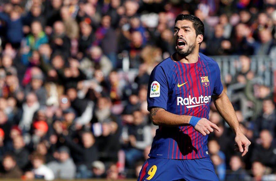 Barcelona y Celta empataron a dos en un partido loco correspondiente a la jornada 14 de Liga. Aspas adelantó al Celta a los 20 minutos pero Messi no tardó en responder marcando el empate. Suárez puso la ventaja pero Maxi Gómez, tras una genial asistencia de Aspas, anotó para poner la igualdad. 