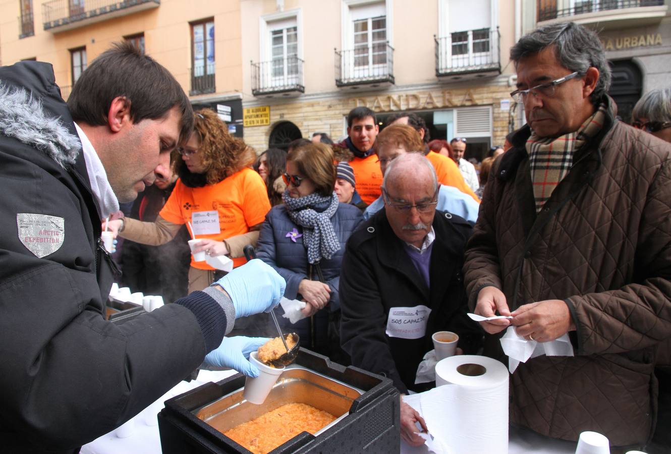 Cadena humana en el Día de la Discapacidad en Palencia