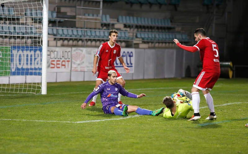 La falta de puntería castigó al equipo palentino, que creó múltiples ocasiones ante el Ávila