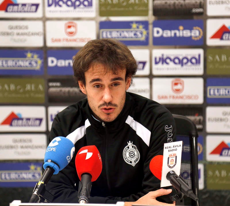 La falta de puntería castigó al equipo palentino, que creó múltiples ocasiones ante el Ávila