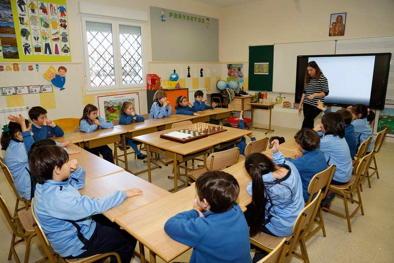 Tenacidad, humildad y gratitud marcan la tarea de la educación en valores cristianos que recibe el casi centenar de alumnos