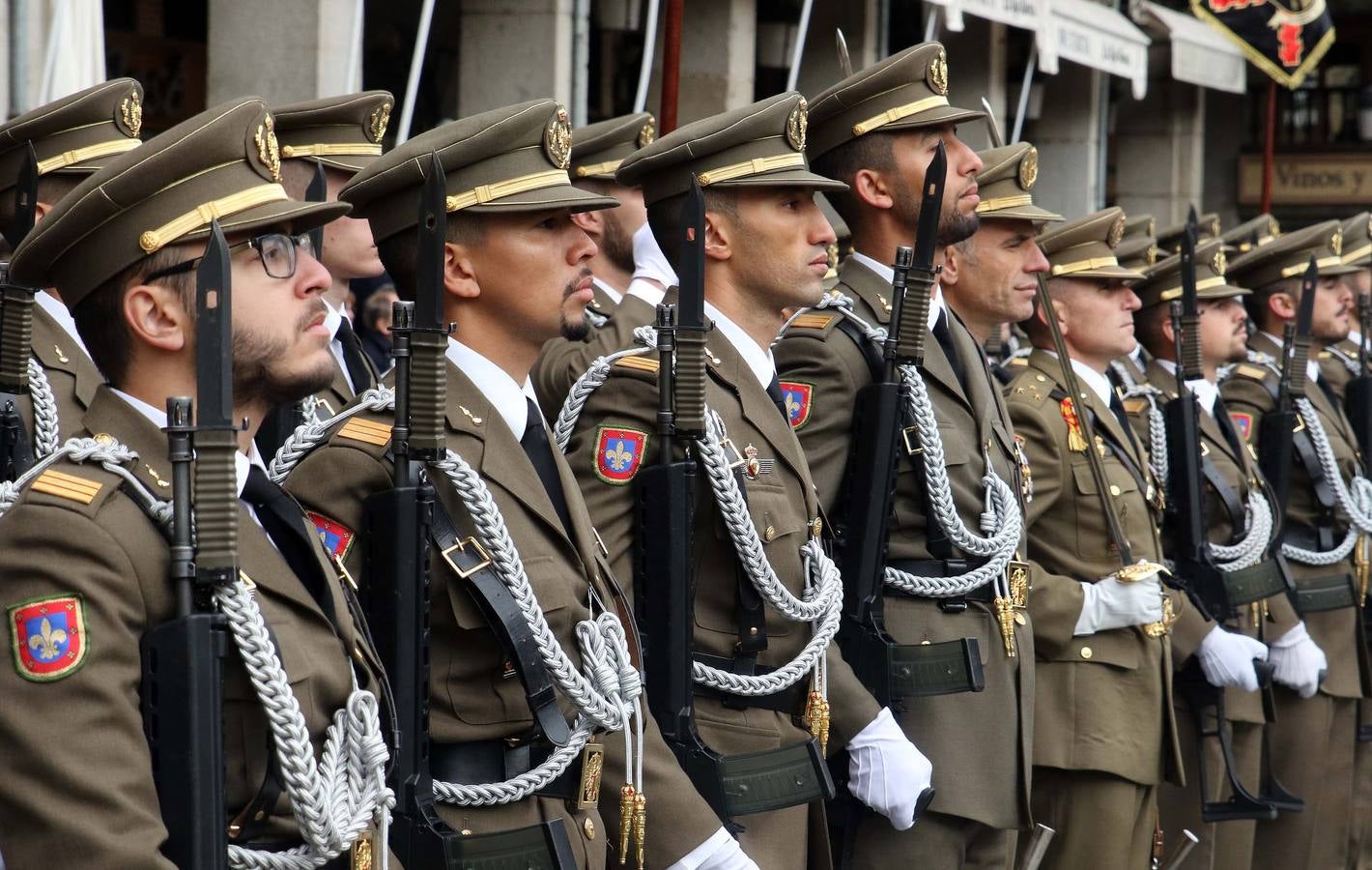 99 personas han sellado su compromiso con la defensa de España y de sus valores