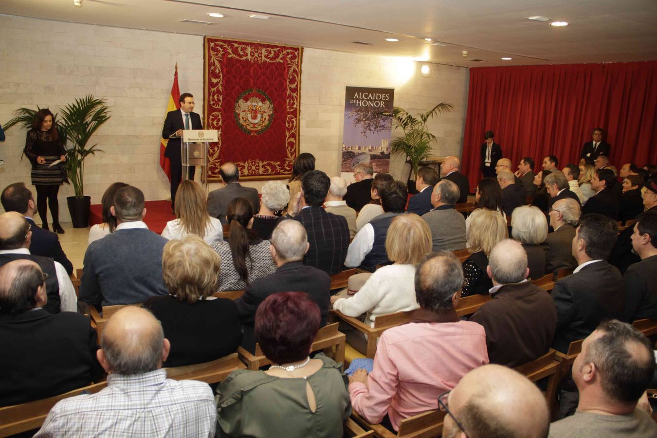 El reconocimiento, que ha congregado a numerosos invitados, ha tenido lugar este mediodía en el castillo de Peñafiel