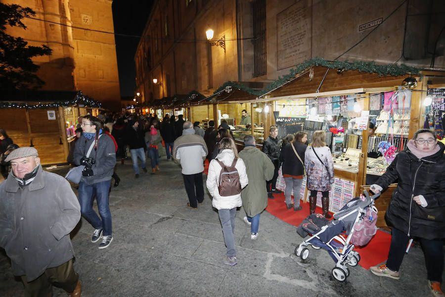 Un total de 40 casetas ofrecerán distintos productos artesanos, alimentarios, de bisutería o de ropa hasta el 8 de enero en la plaza de Anaya