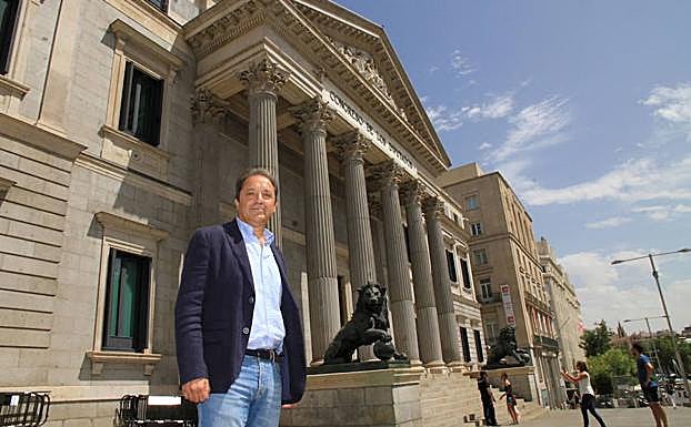 Juan Luis Gordo, diputado del PSOE, ante el Congreso.