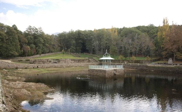 Imagen del estanque de El Bosque de Béjar. 