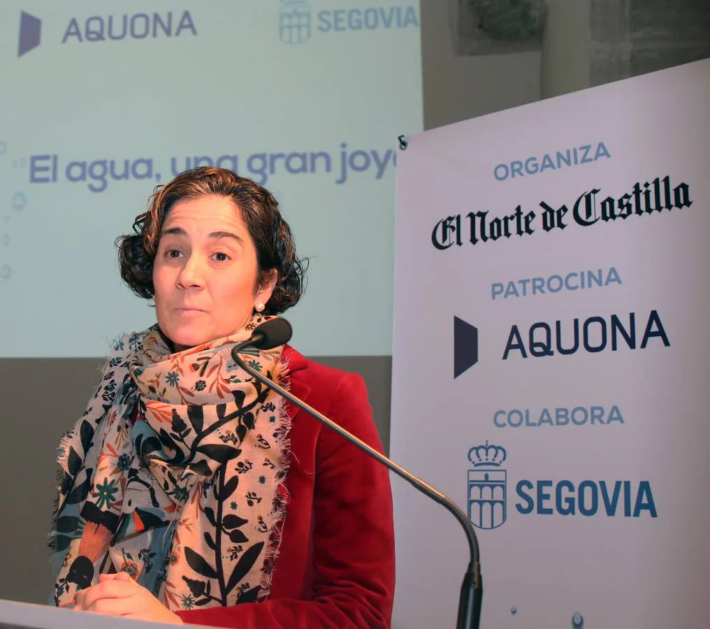 La endocrina y nutricionista en el Complejo Asistencial Hospital de Segovia subrayó los beneficios para la salud de una correcta hidratación