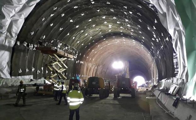 Obras de construcción del túnel de Otero de Sanabria en la línea de alta velocidad entre Madrid y Galicia. 