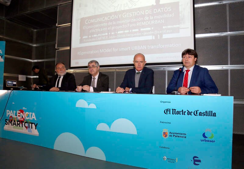 El alcalde, Alfonso Polanco, ha inaugurado el foro organizado por El Norte de Castilla con el patrocinio del Ayuntamiento de la capital y la empresa de aseo urbano Urbaser