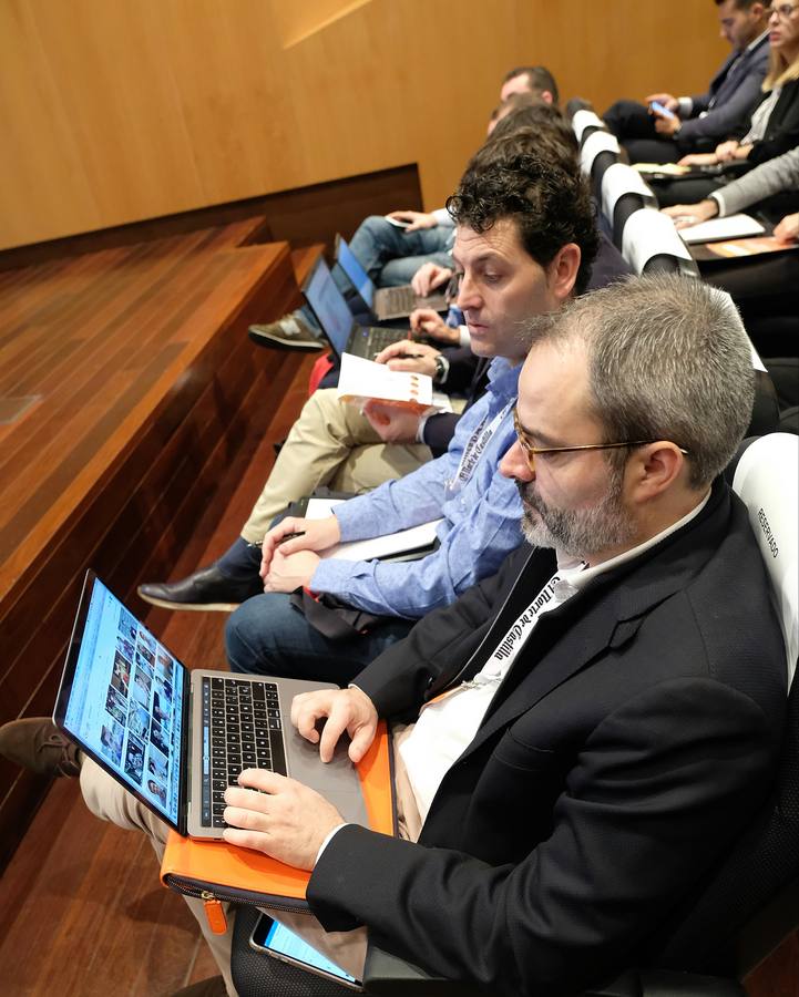 El encuentro organizado por El Norte de Castilla, con el patrocinio de la Diputación de Valladolid;, el Ayuntamiento; Correos, y la Denominación de Origen Rueda se celebra, en el Auditorio del Museo de la Ciencia