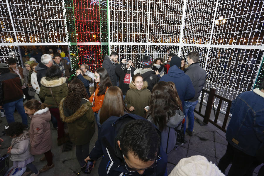 Regalo sorpresa navideño en la Plaza Mayor de Salamanca