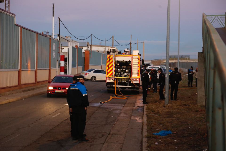 En muy poco tiempo una densa masa de humo cubría el cielo de toda la zona y era visible desde prácticamente toda la ciudad