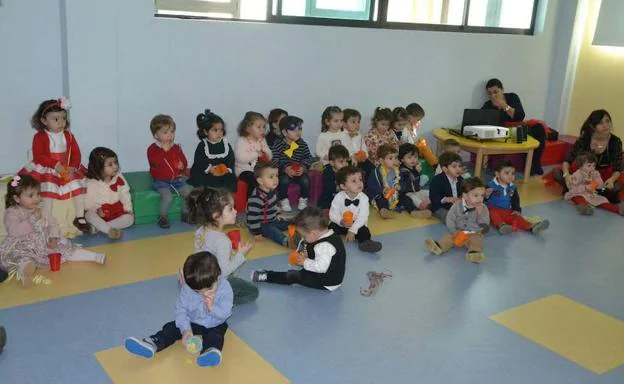 Niños en una de las actividades de la Escuela Infantil de Ciudad Rodrigo.