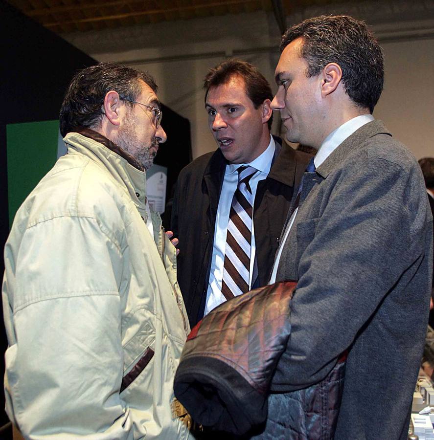 Jesús Quijano conversa con Óscar Puente y Javier Izquierdo.